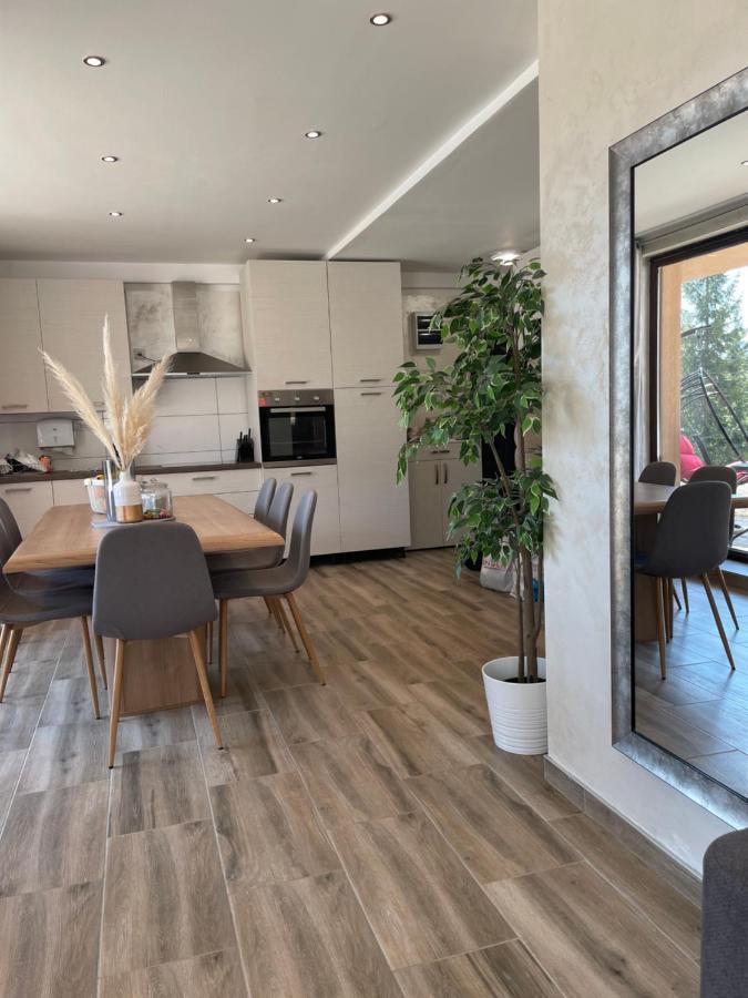 Apartman Una Apartment *